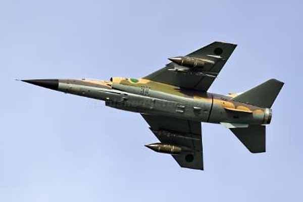 فرودگاه زواره در غرب لیبی برای اولین بار هدف حمله هوایی نهاده شد