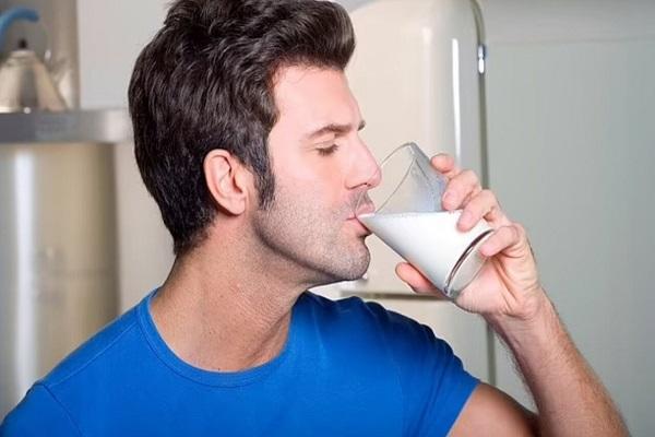 کاهش ابتلا به بیماری های قلبی با نوشیدن یک لیوان شیر در روز