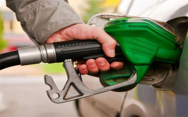 شرح وزیر کشور درباره گرانی قیمت بنزین و اختلال در صندلی های سوخت