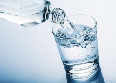 مزیت های ثابت شده نوشیدن آب گرم در مقایسه با آب سرد