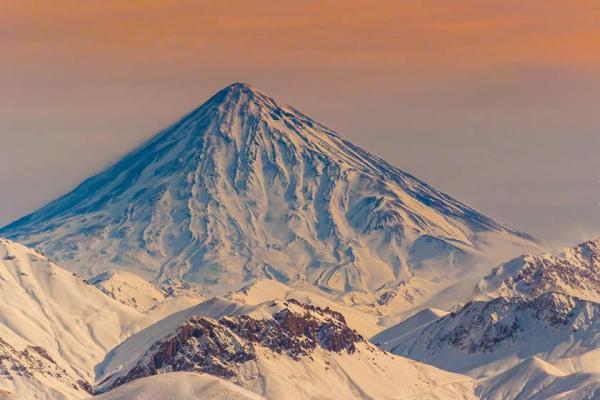 مفقود شدن 2 کوهنورد مالزیایی در ارتفاع 5000 متری قله دماوند